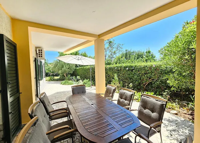 Fuer 8 Personen- 150m Vom Entfernt By Interhome *