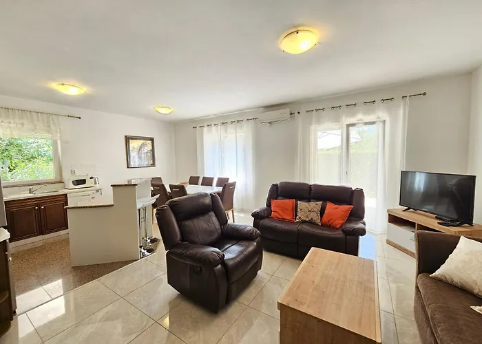 Apartamento Fuer 8 Personen- 150m Vom Entfernt By Interhome Novi Vinodolski