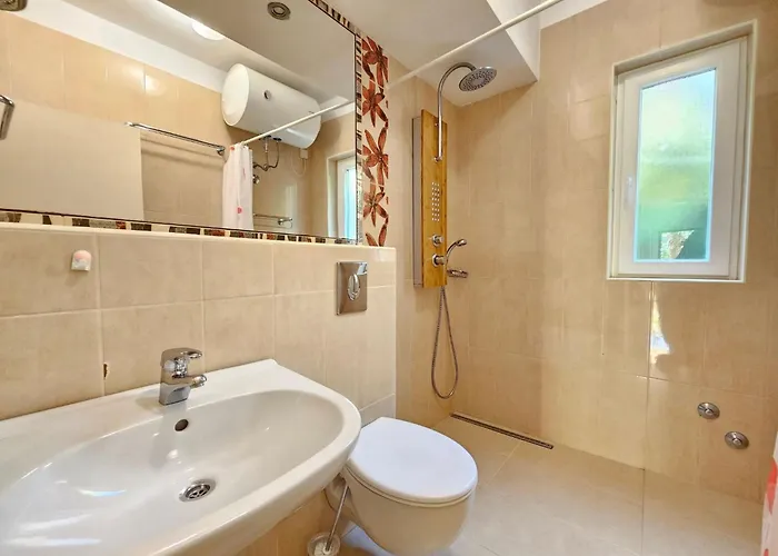 Fuer 8 Personen- 150m Vom Entfernt By Interhome